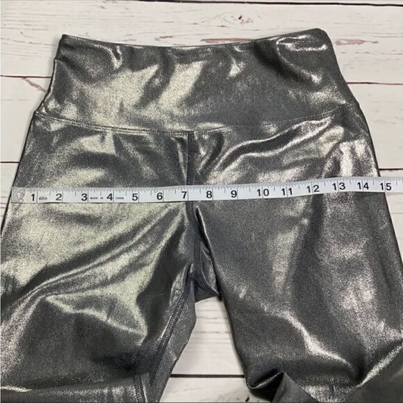 Mira Rae Silver Laila Metallic Capri Leggings - Picture 11 of 12